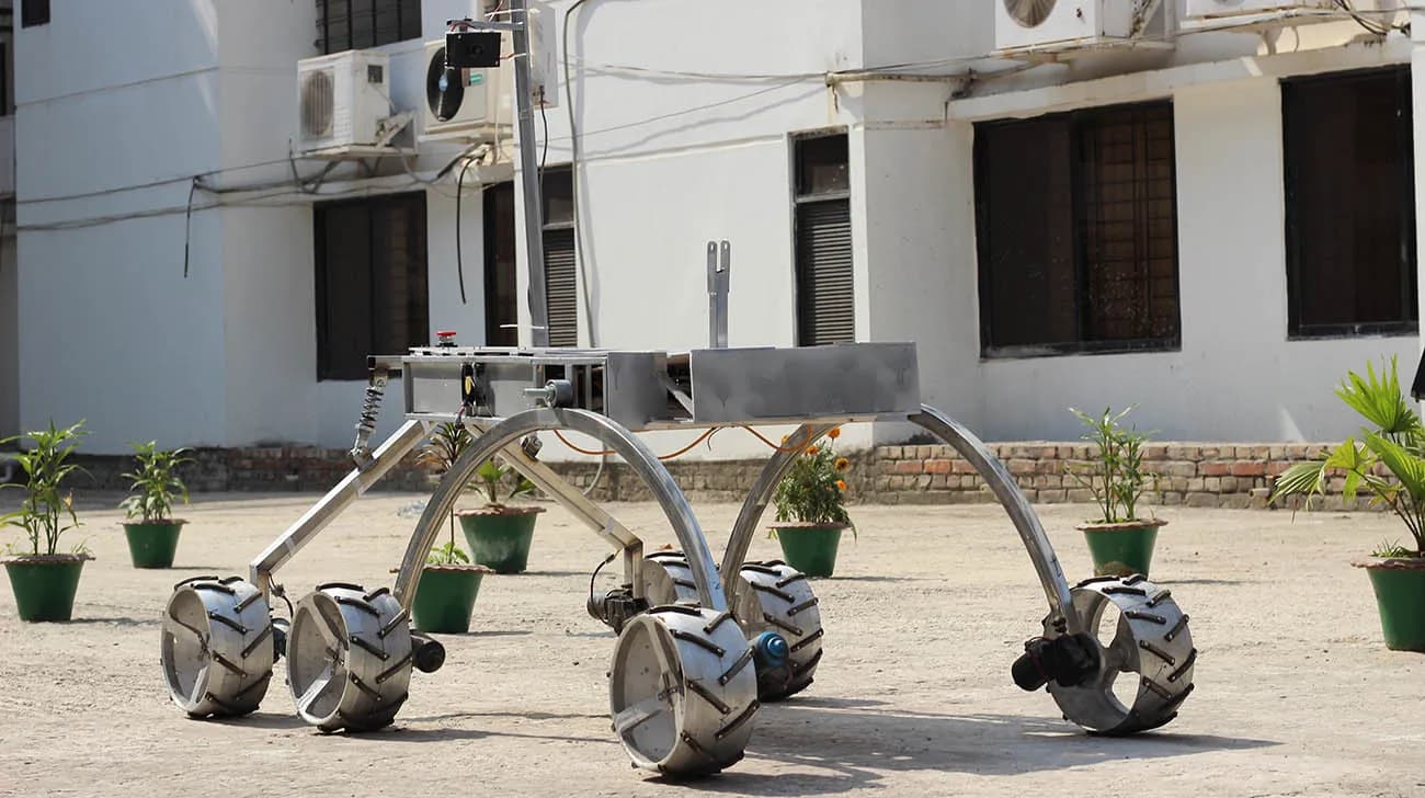 Mars rover “Mongol Tori", designed as an alternative to astronauts in Mars, has been developed by six students of Brac University and mentored by Dr Khalilur Rahman. Photo: Courtesy